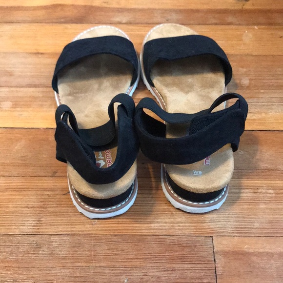 Sandals - Picture 2 of 2